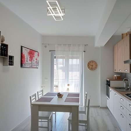 Appartamento Moderno In Centro Citta Sant'Agata di Militello Ngoại thất bức ảnh