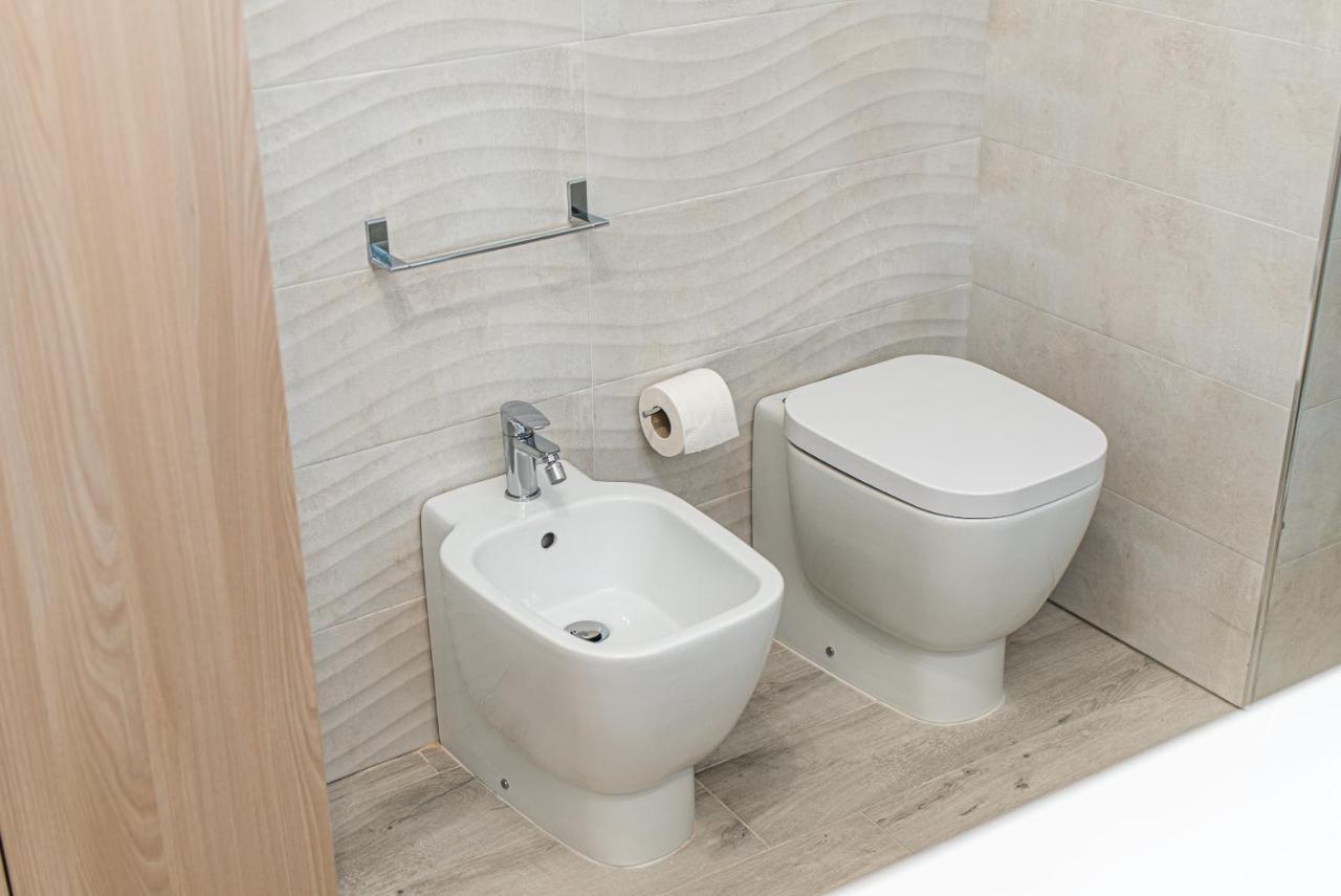 Appartamento Moderno In Centro Citta Sant'Agata di Militello Ngoại thất bức ảnh